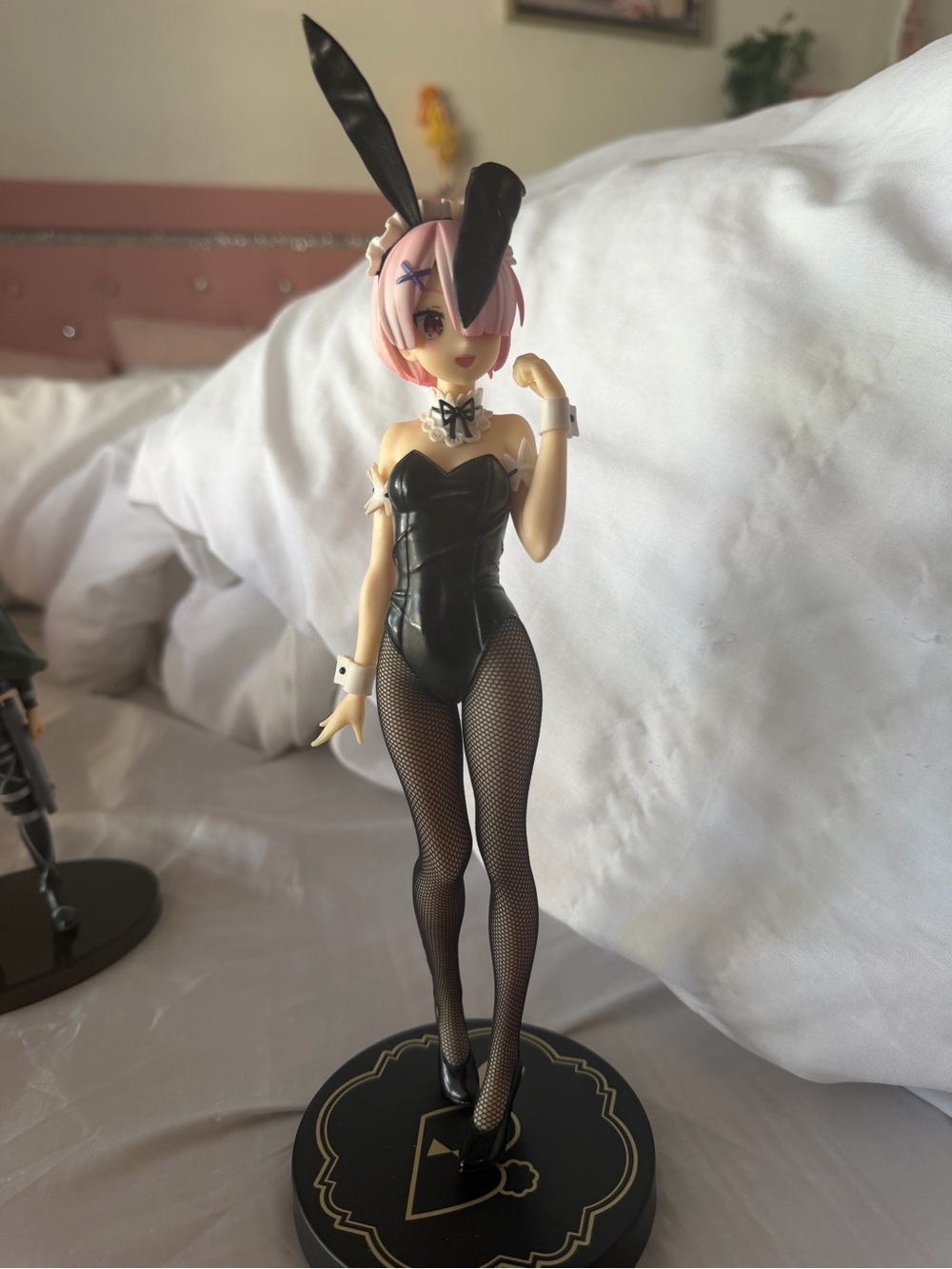 bunny girl anime figure